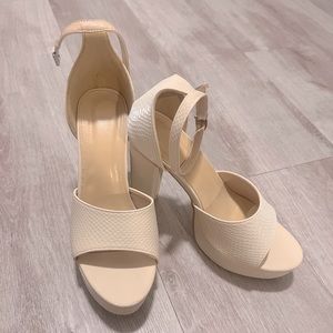 NWOT or BOX Fashion Nova cream colored and textured chunky open toed heels